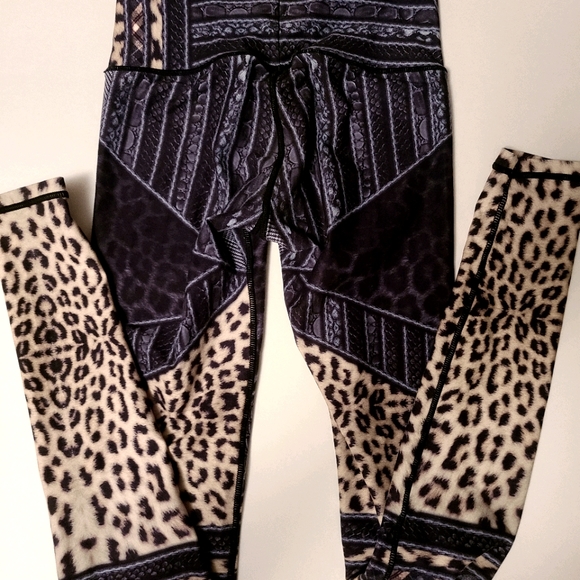 Niyamasol by J-Lo - Picture 2 of 3